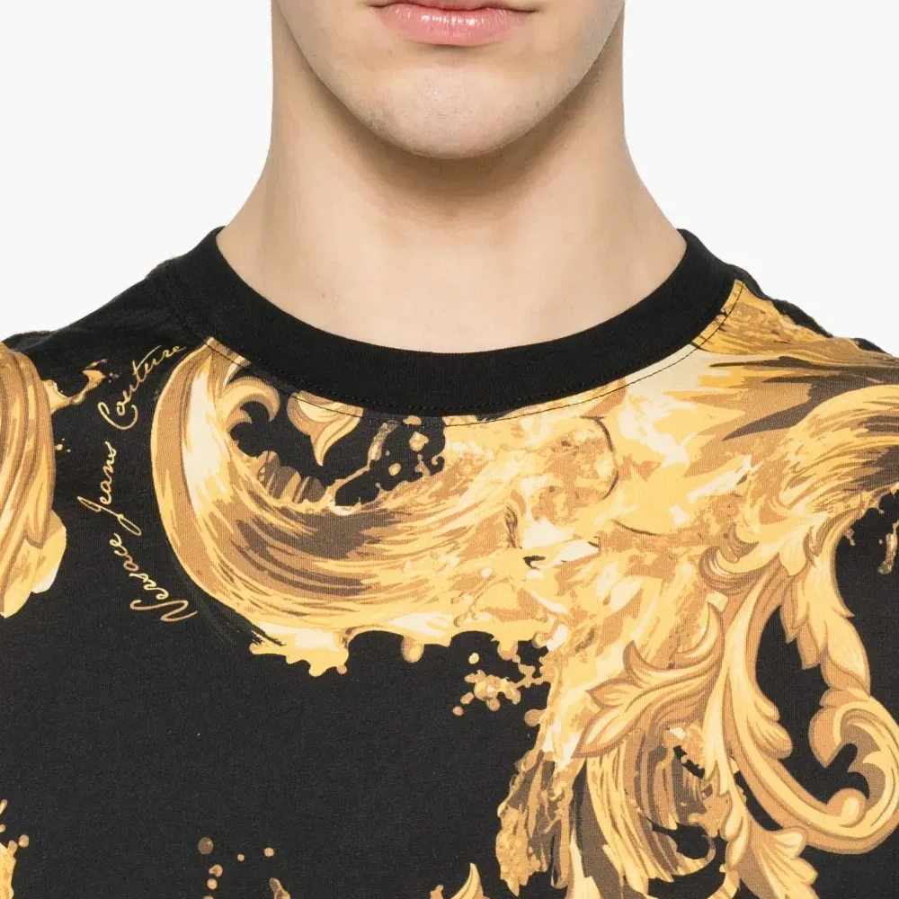 Футболка с барочным принтом