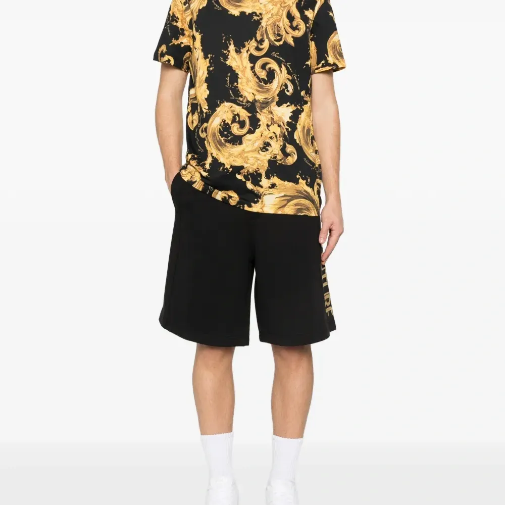 Футболка с барочным принтом
