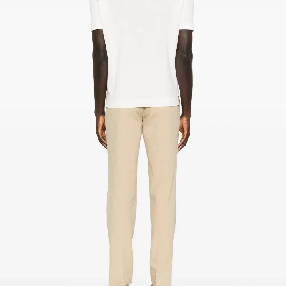 Футболка с круглым вырезом