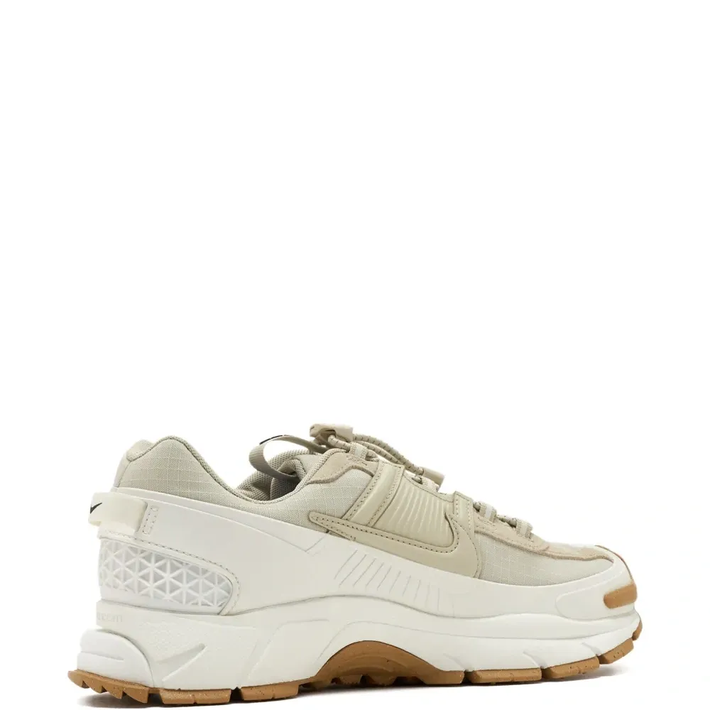 Кроссовки Zoom Vomero Roam