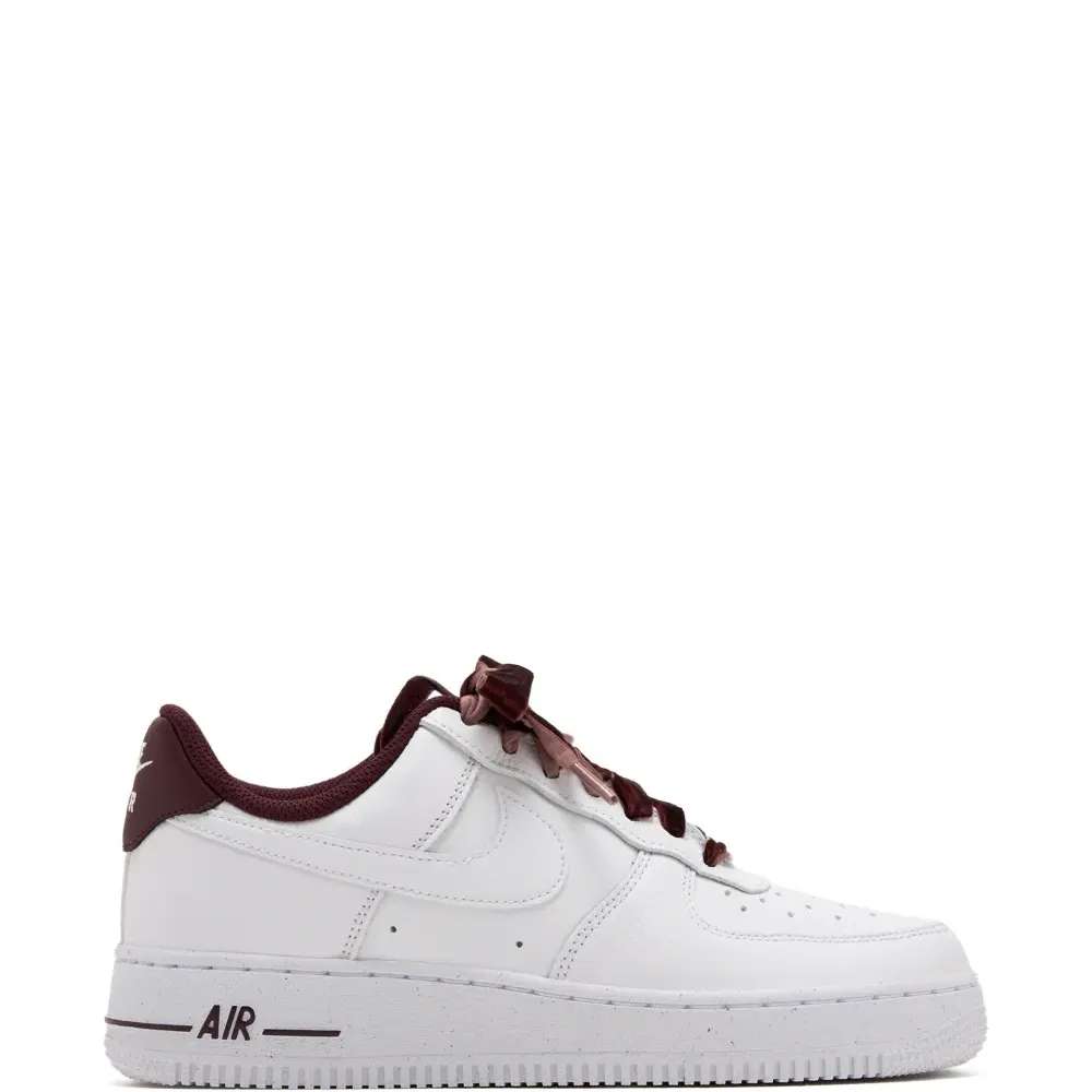 Кроссовки Air Force 1 '07 с бархатными шнурками в винтажном стиле