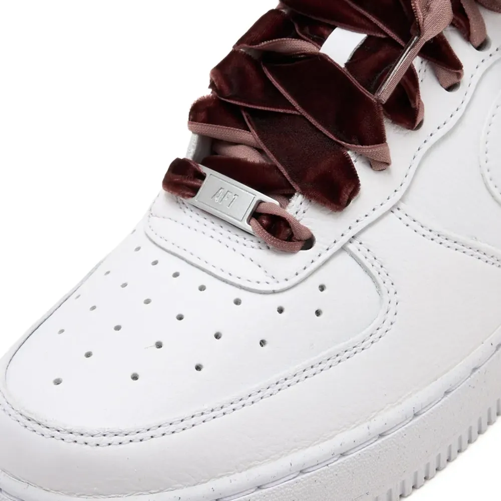 Кроссовки Air Force 1 '07 с бархатными шнурками в винтажном стиле