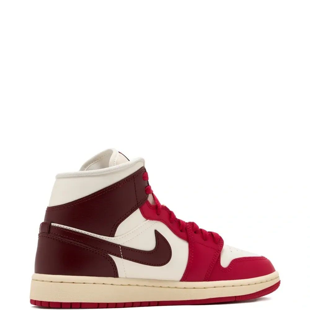 Кроссовки Air Jordan 1 Mid