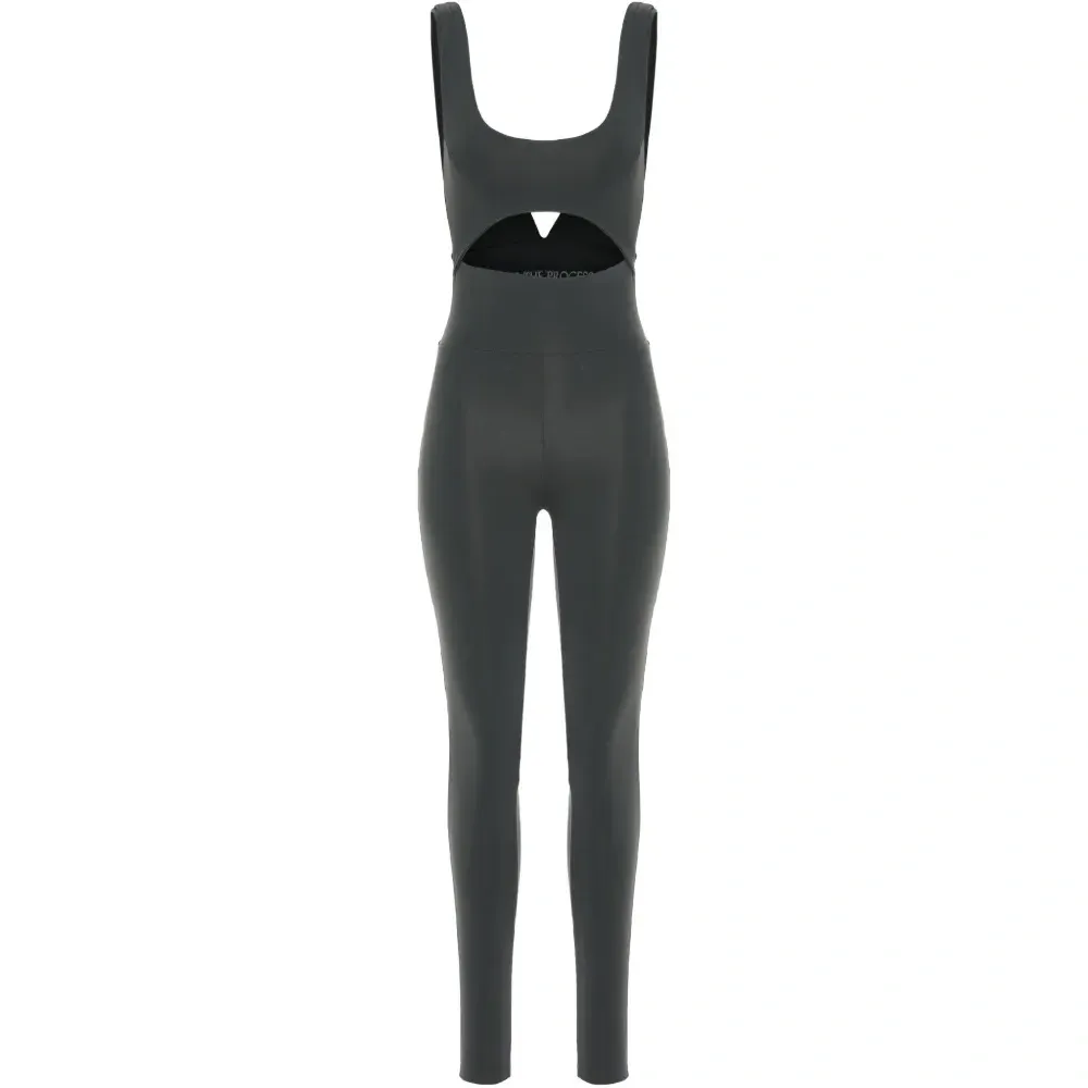 Комбинезон с вырезами