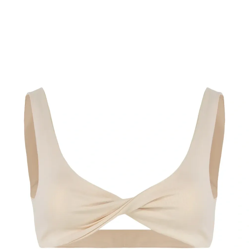 Укороченный топ с перекрученным элементом