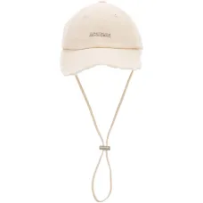 Бейсболка с необработанным краем