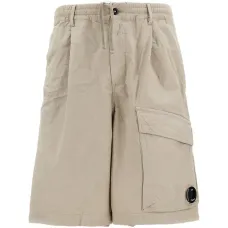 Шорты с накладными карманами