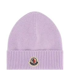 Шапка-бини с нашивкой-логотипом