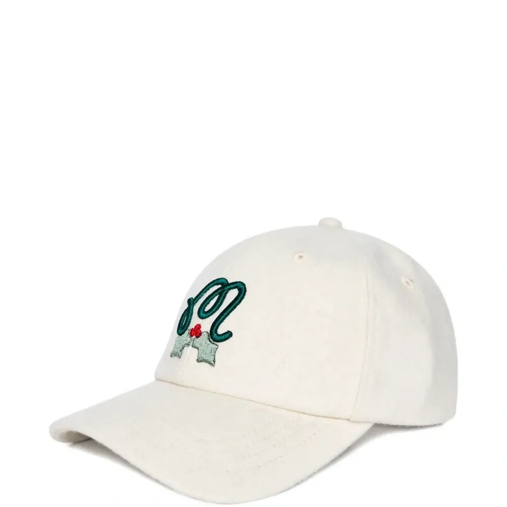 Бейсболка Mistleflow Dad с вышивкой