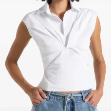 Топ без рукавов Yvette с узлом спереди Топ без рукавов Yvette с узлом спереди