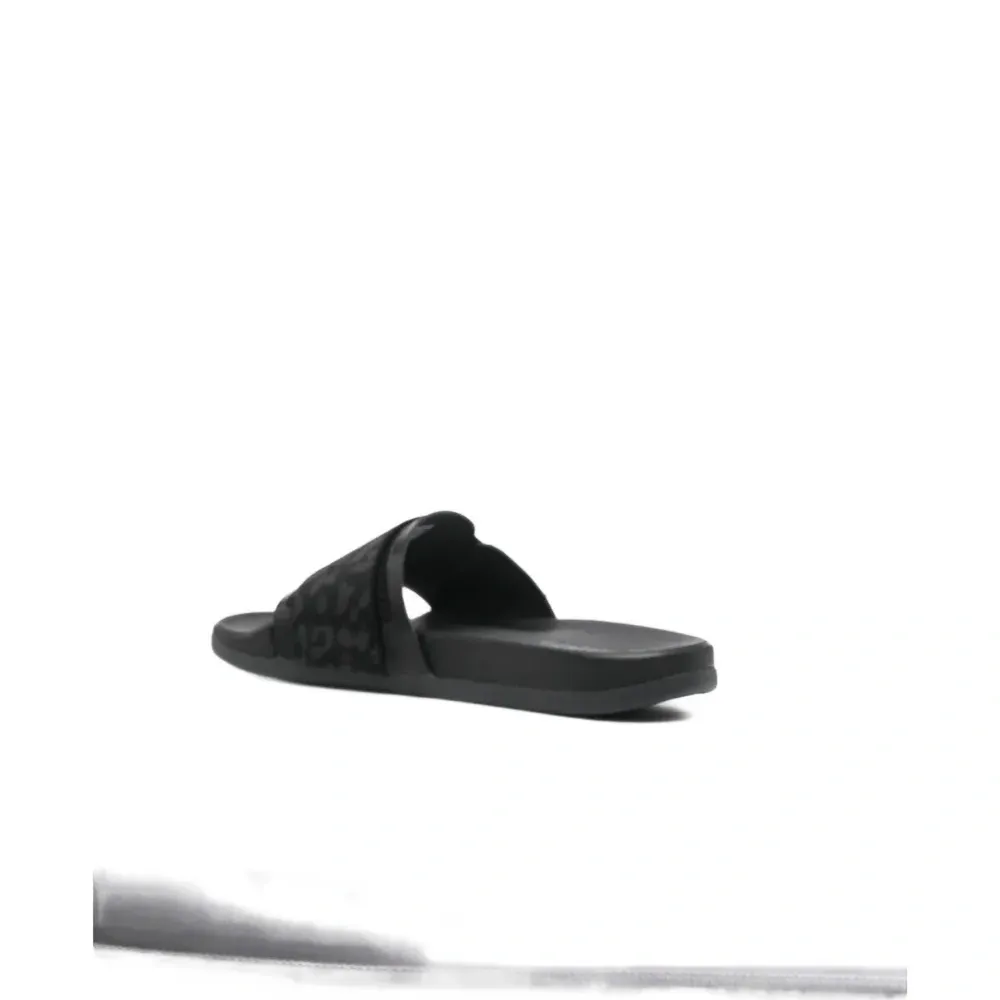 Шлёпанцы с ремешком на липучке и логотипом