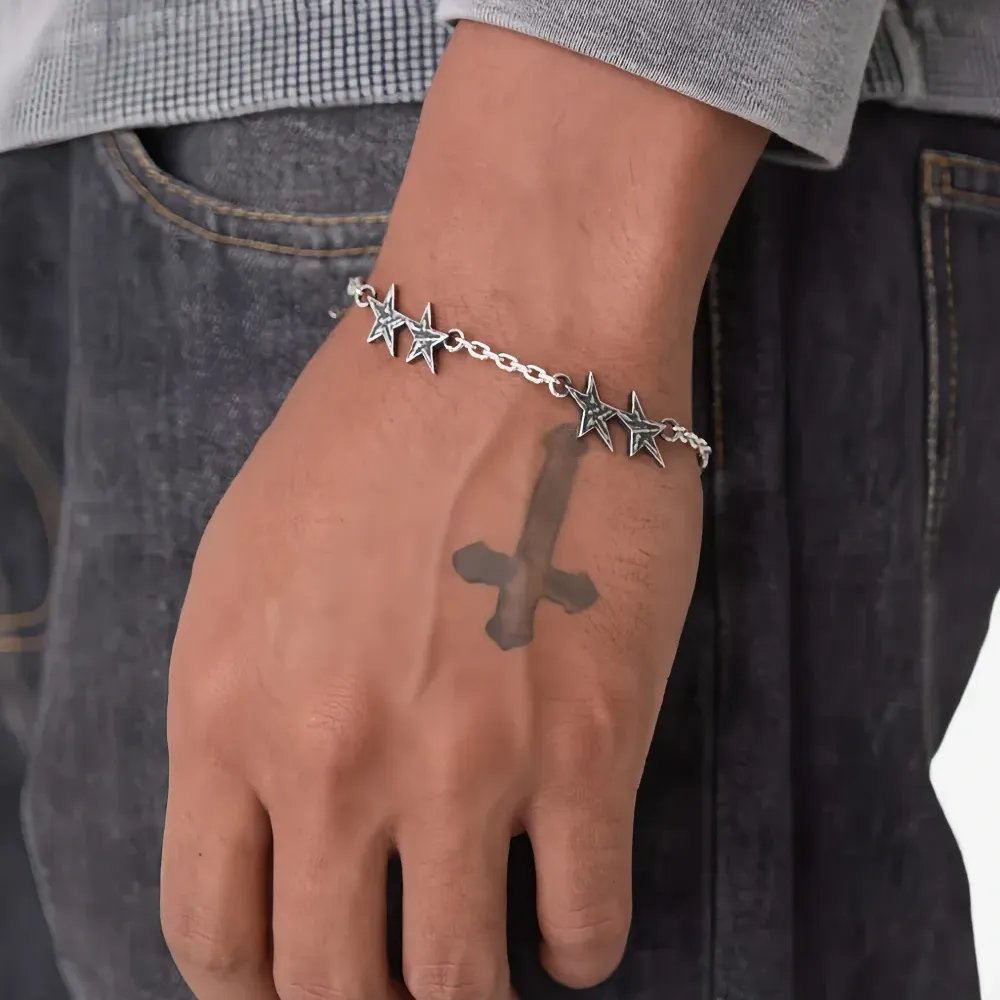 Браслет-цепочка с подвесками в виде звёзд