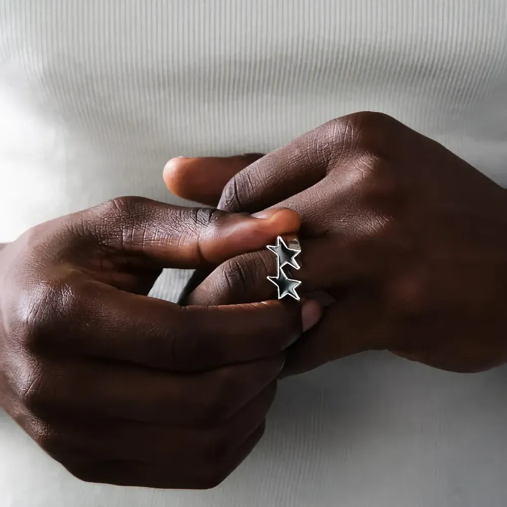 Кольцо из драгоценных металлов со звездой