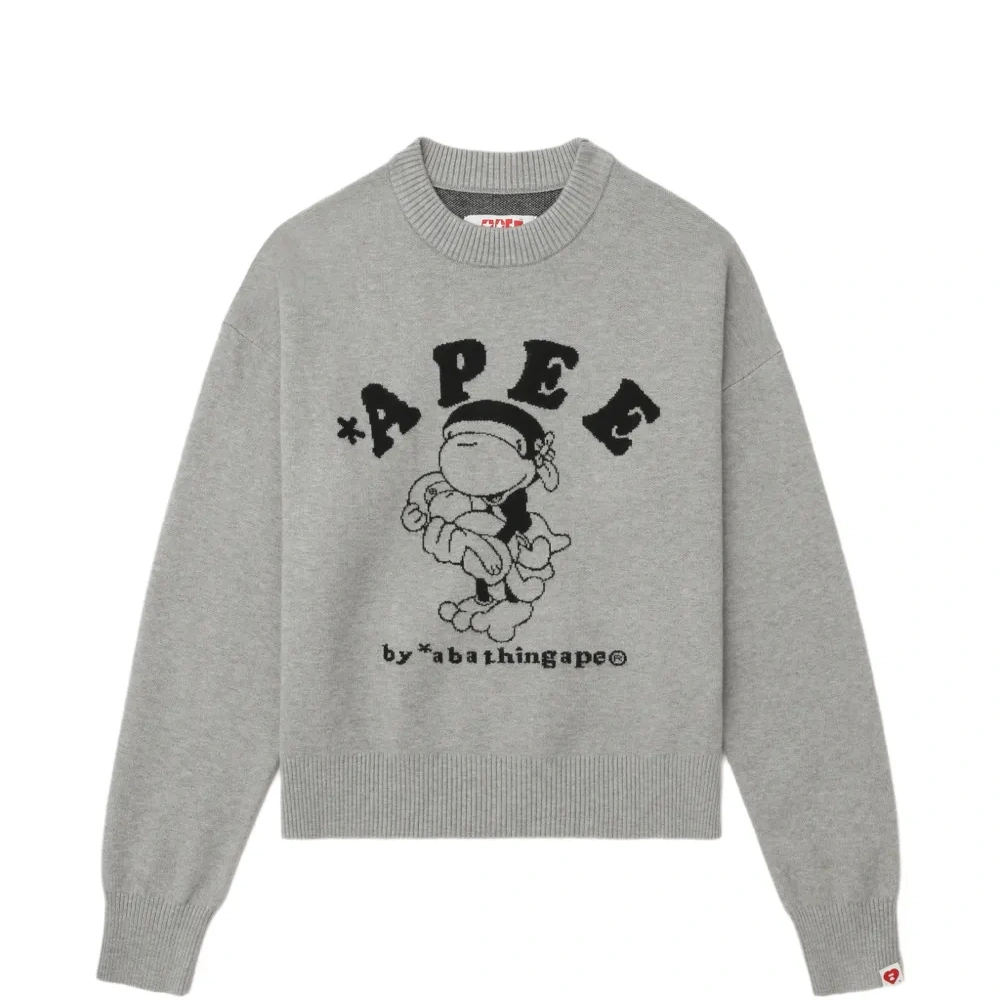 Свитер с круглым вырезом