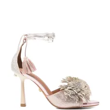 Босоножки на каблуке с украшением в виде кисточек