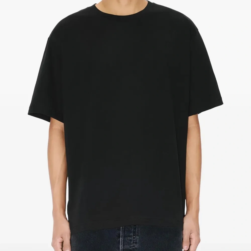 Футболка с цветочной аппликацией