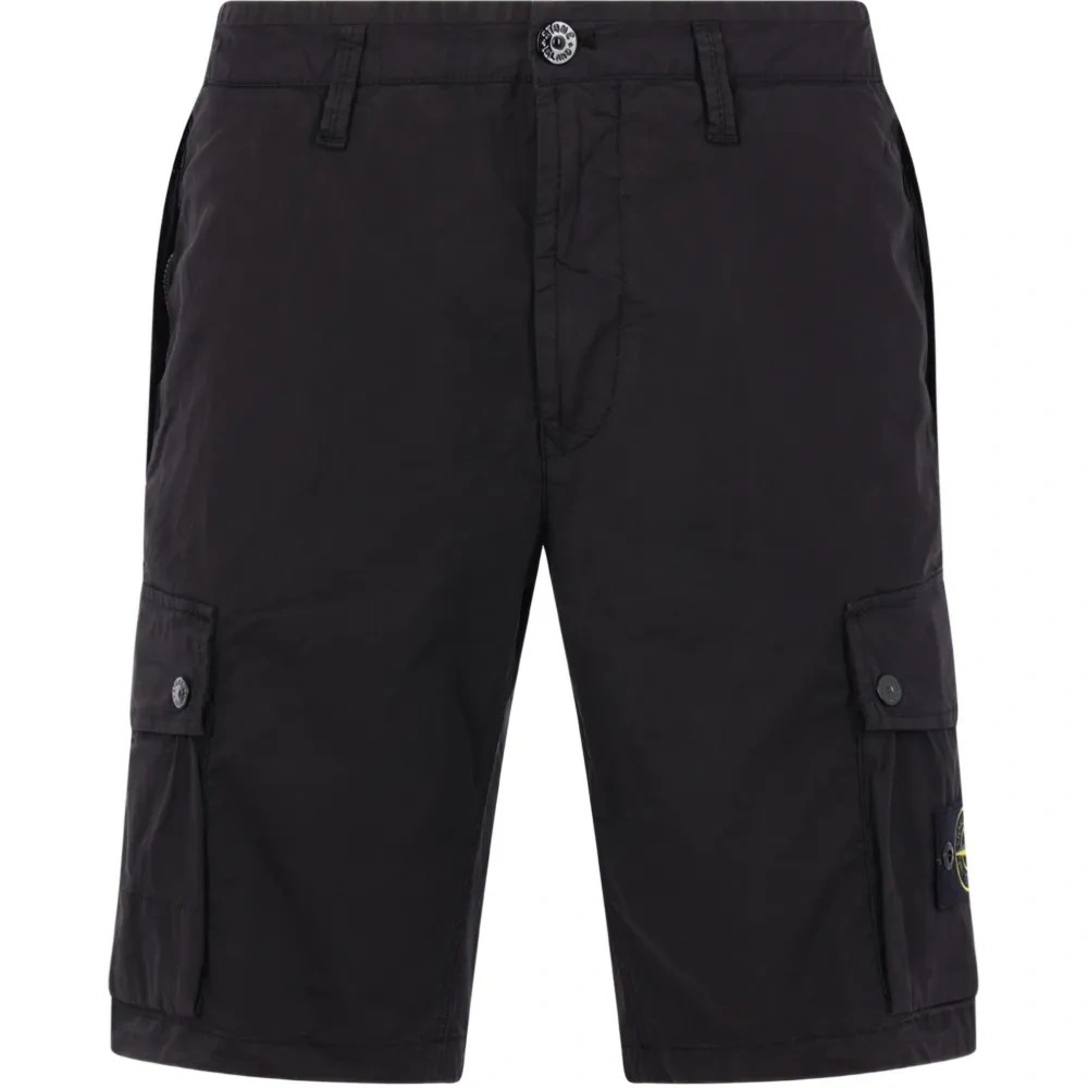 Шорты с накладными карманами и нашивкой с логотипом