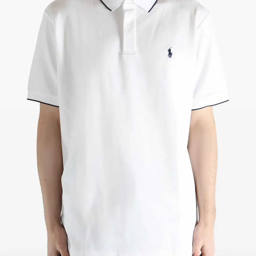 Футболка с короткими рукавами и окантовкой