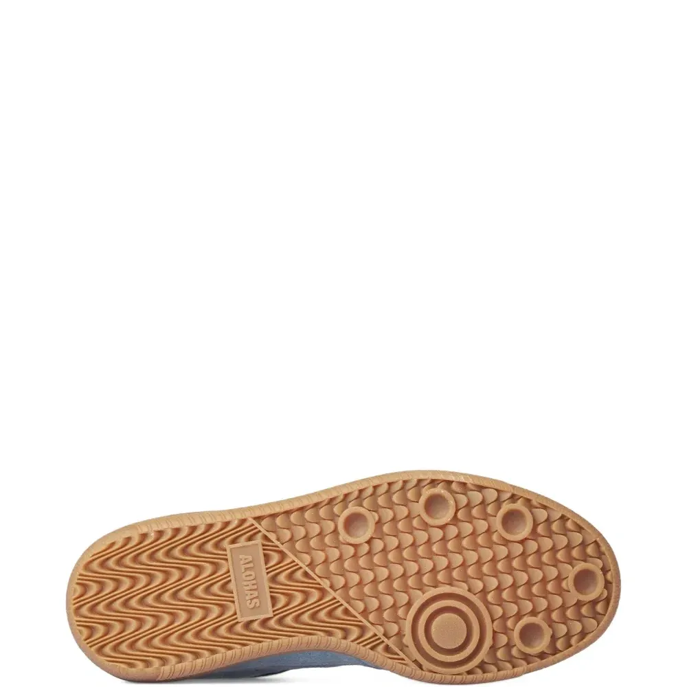 Замшевые кроссовки