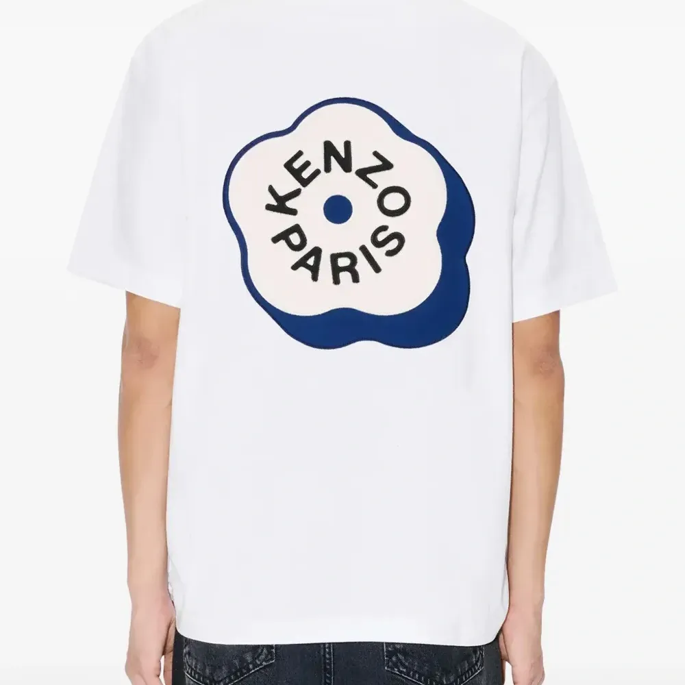 Футболка с цветочным мотивом и круглым вырезом