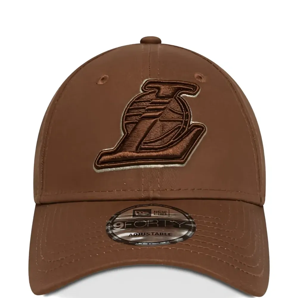 Бейсболка Los Angeles Lakers NBA Team Outline 9FORTY Бейсболка Los Angeles Lakers NBA Team Outline 9FORTY