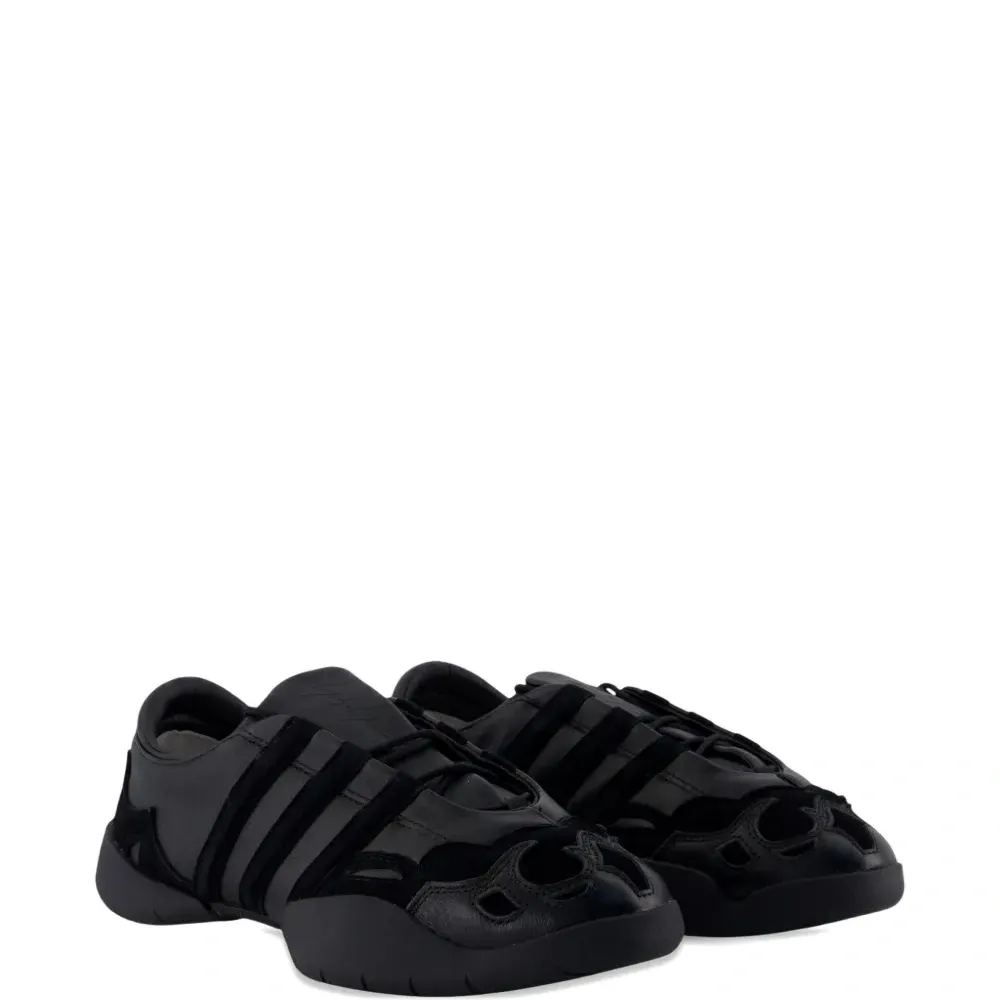 Кроссовки Regu с тремя полосками