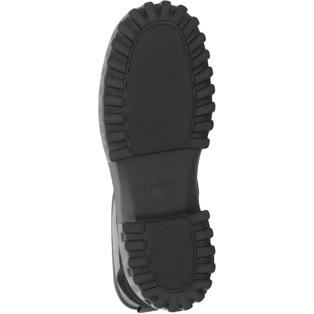 Ботинки с тиснённым логотипом и приподнятой подошвой