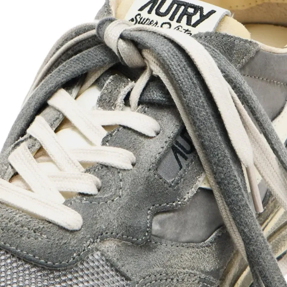 Кроссовки Reelwind на шнуровке