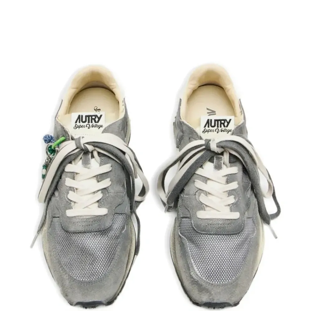 Кроссовки Reelwind на шнуровке