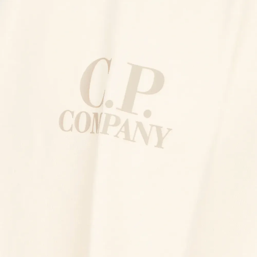 Футболка с логотипом