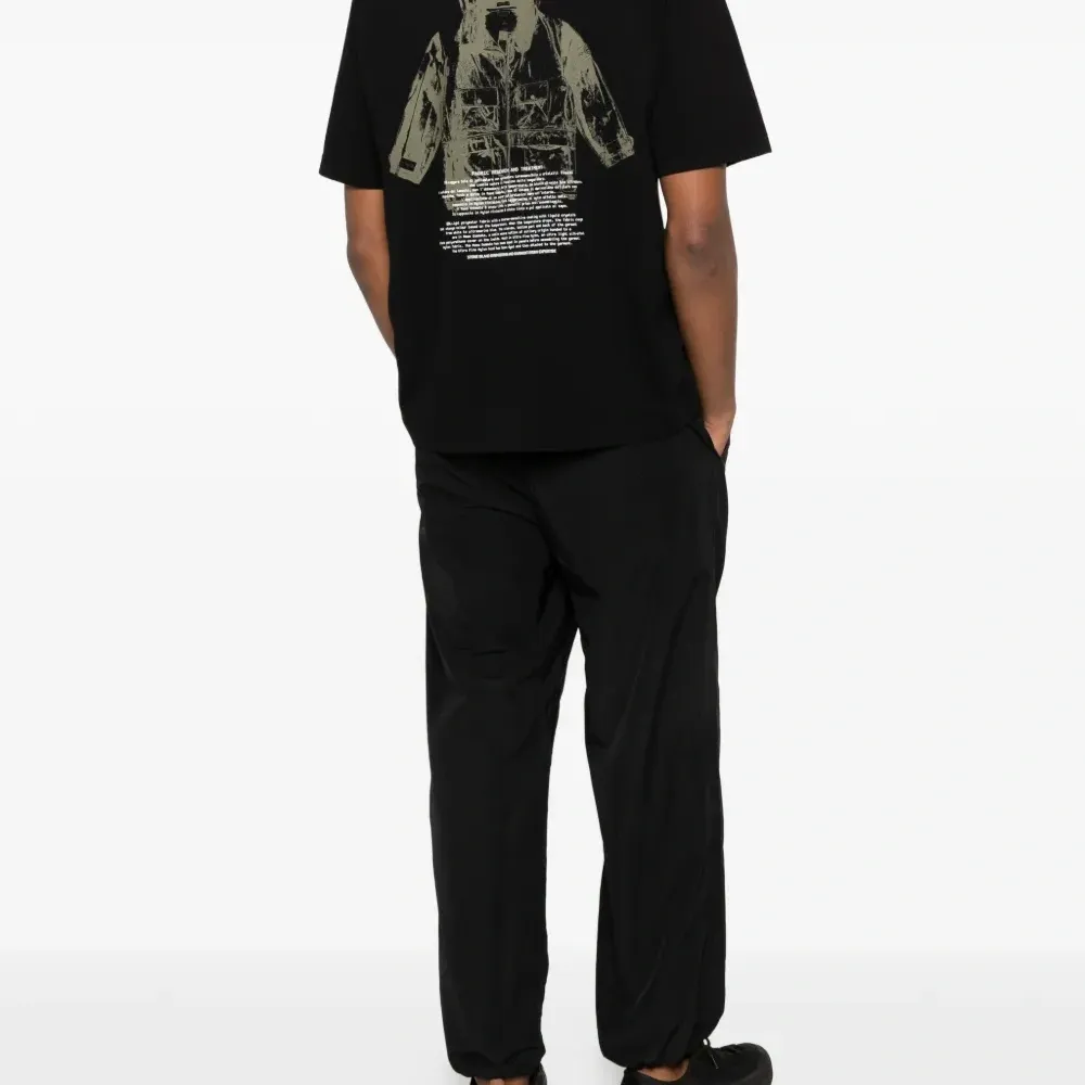 Футболка с логотипом