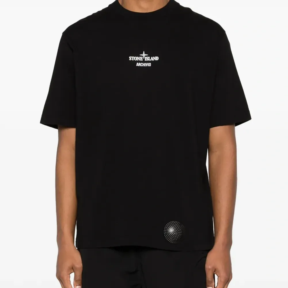 Футболка с логотипом