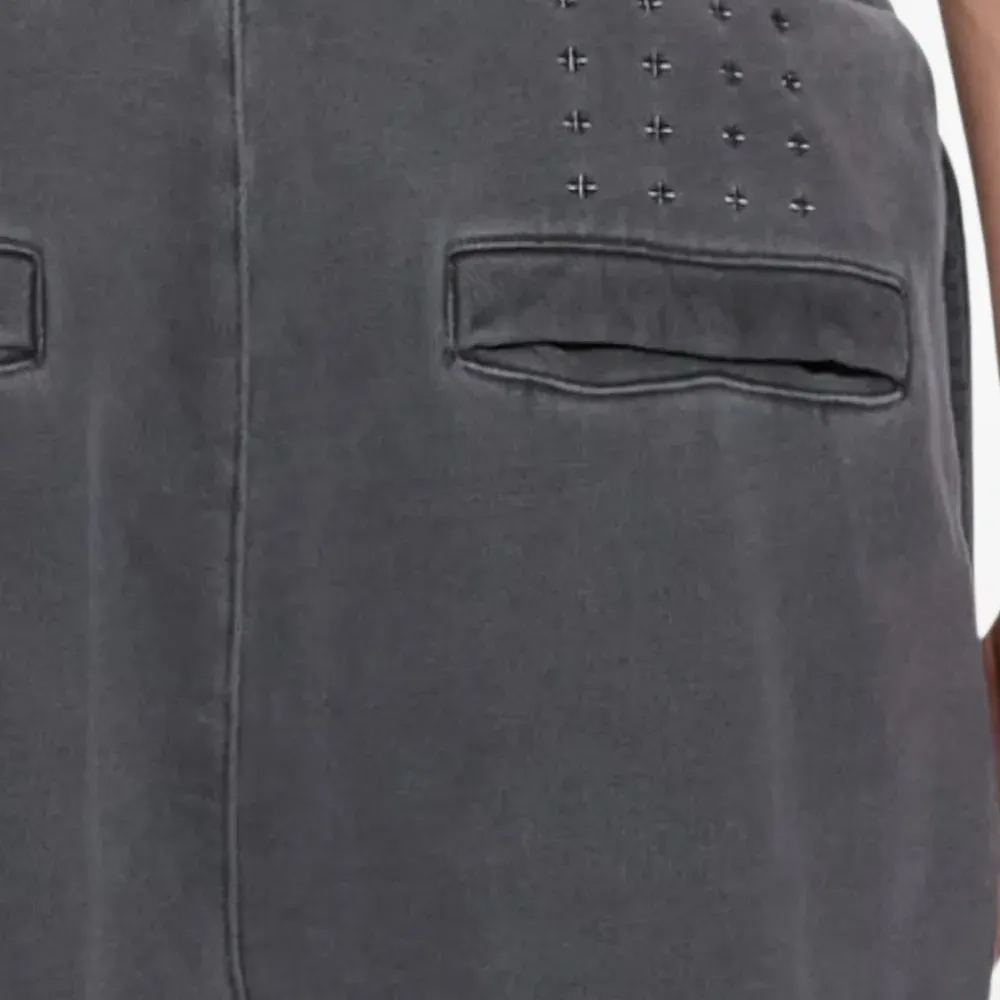 Прямые спортивные брюки с нашивкой