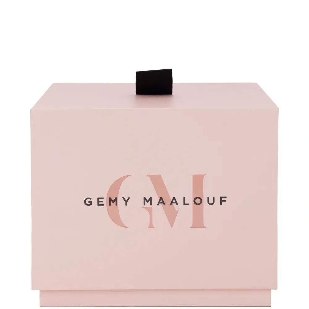 Ароматическая свеча с тонкой и бальзамом