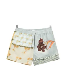 Одежда с цветочным принтом цвета прозрачного голубого моря Одежда с цветочным принтом цвета прозрачного голубого моря