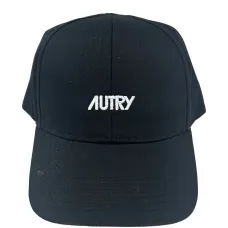 Бейсболка с вышитым логотипом Бейсболка с вышитым логотипом