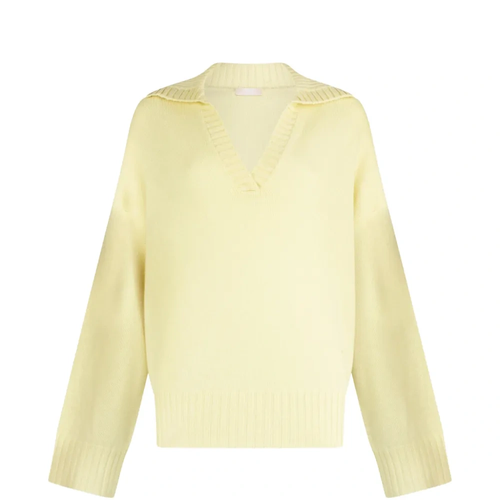 Свитер с логотипом и V-образным вырезом