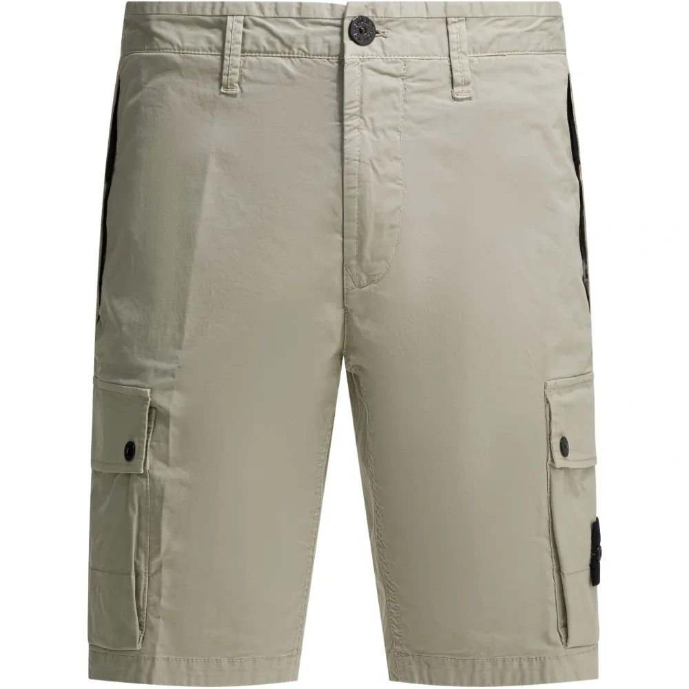 Шорты с накладными карманами