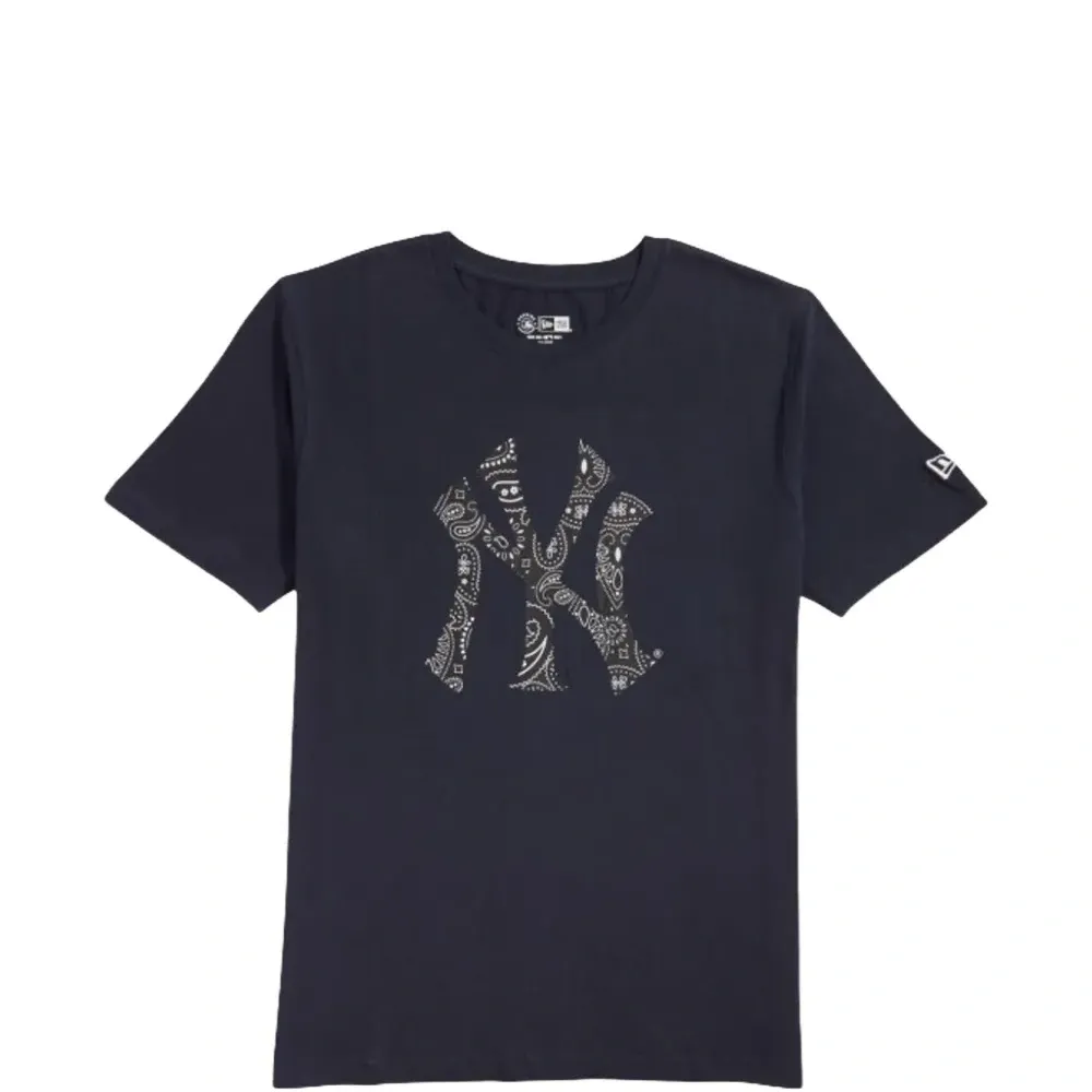 Футболка с элементами пейсли