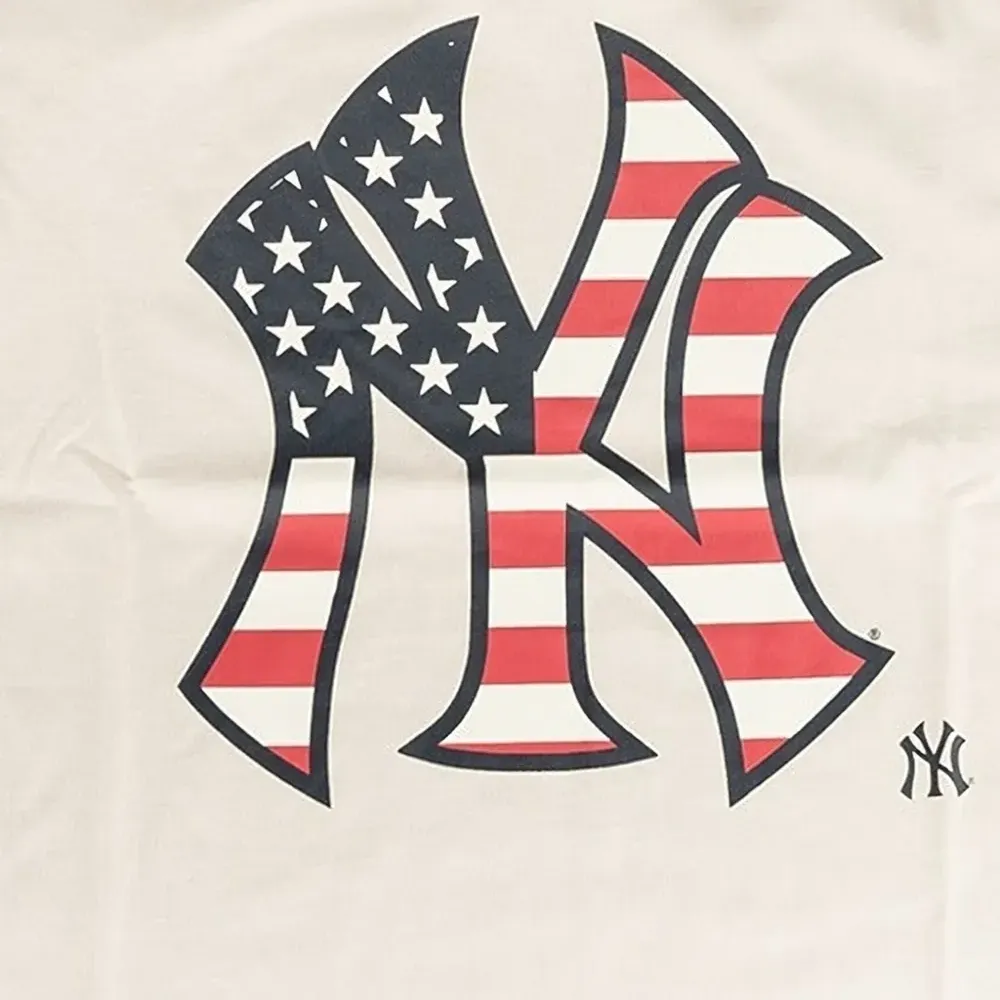 Футболка с графическим принтом New York Yankees