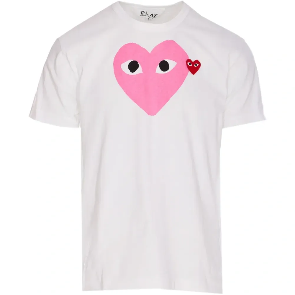 Футболка с нашивкой в виде сердечка