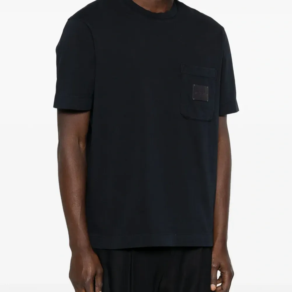 Футболка с карманом