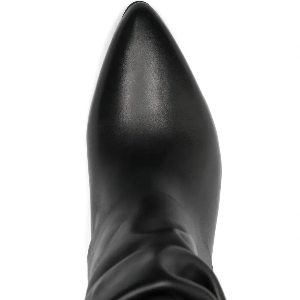 Остроконечные кожаные ботинки