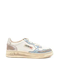 Перфорированные кроссовки на шнуровке