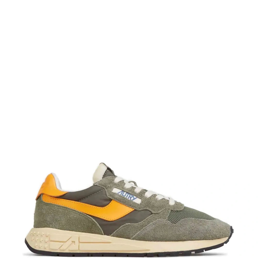 Кроссовки с комбинированными вставками Кроссовки с комбинированными вставками