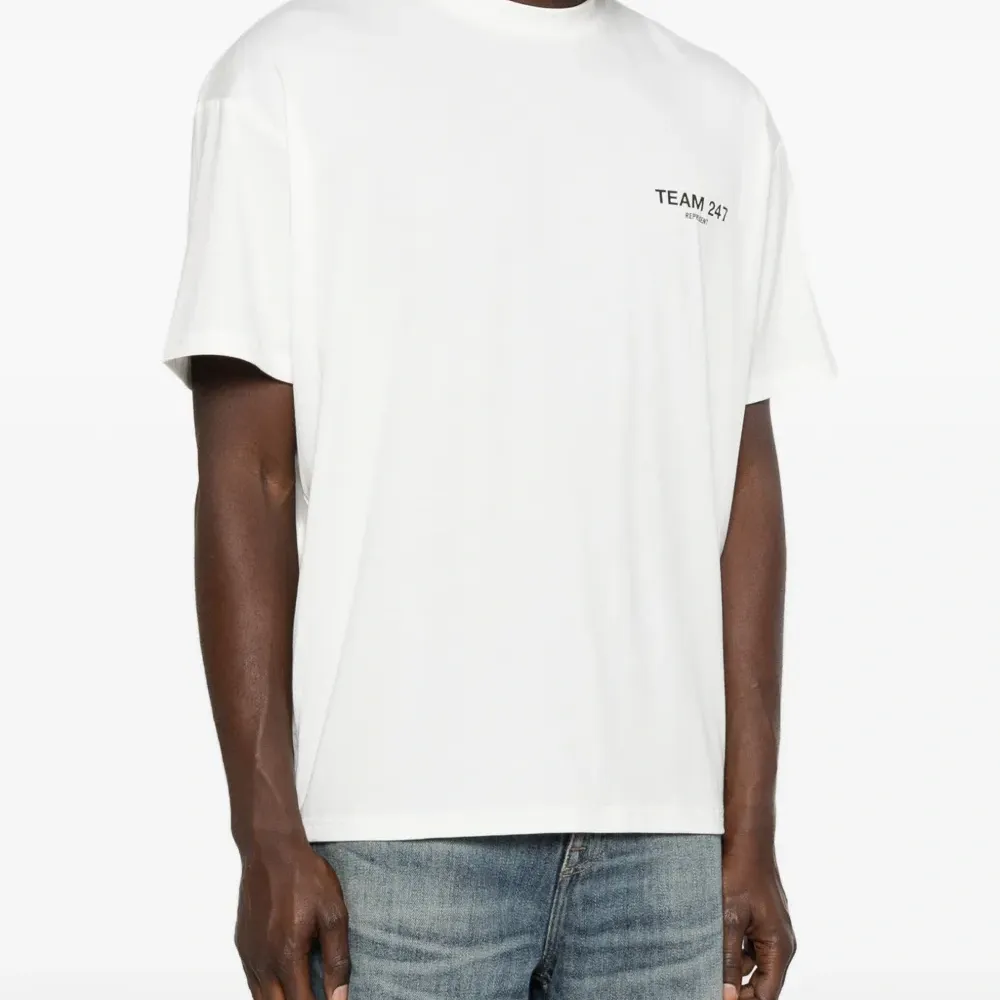 Футболка с круглым вырезом