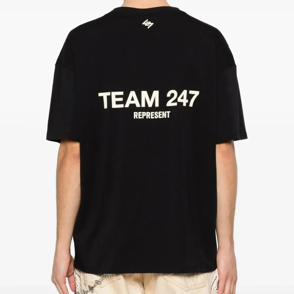 Футболка с круглым вырезом и короткими рукавами