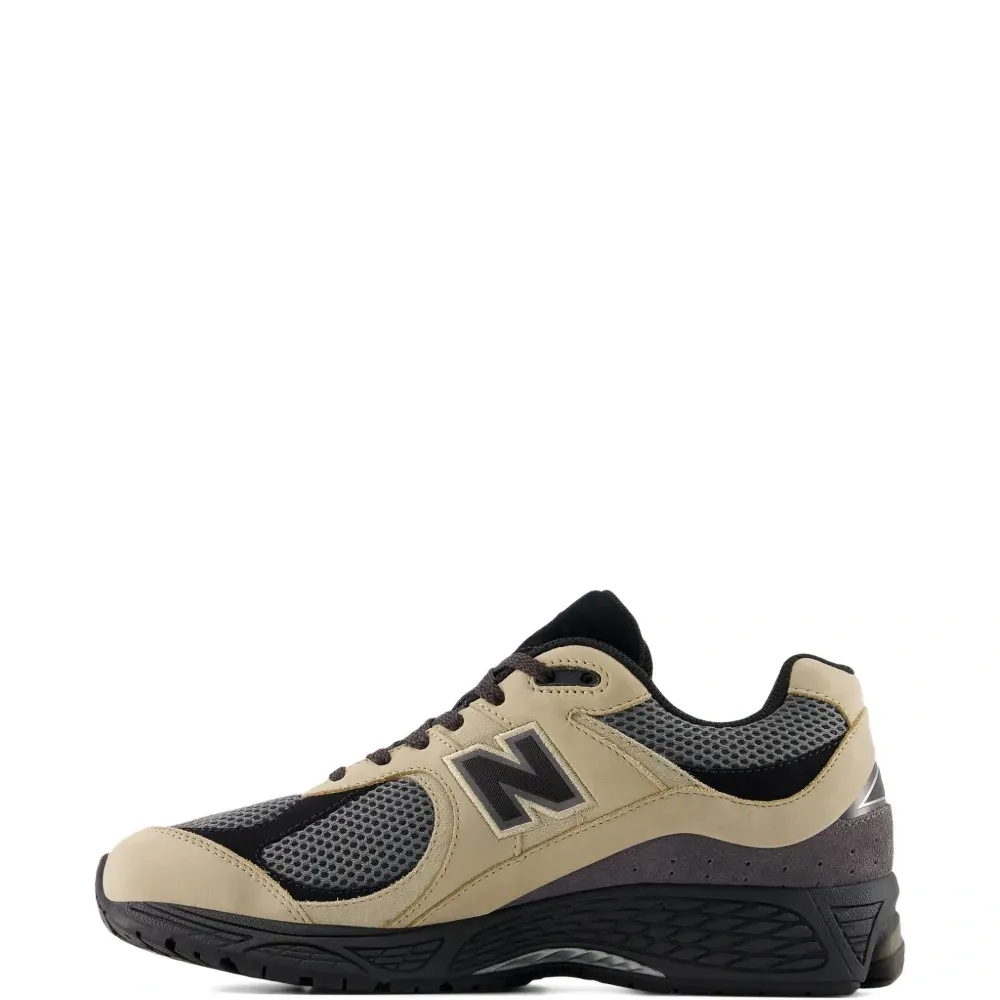 Кроссовки U2002R с логотипом