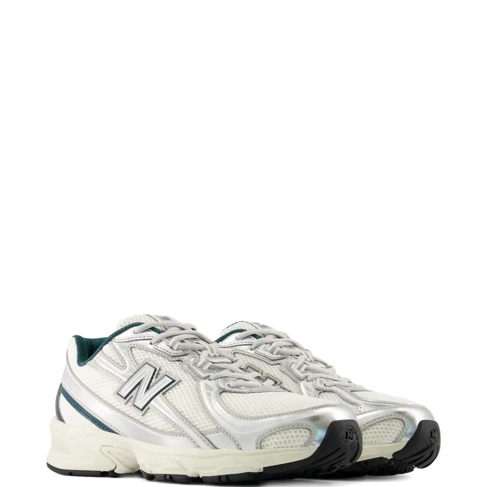 Кроссовки 740 на шнуровке