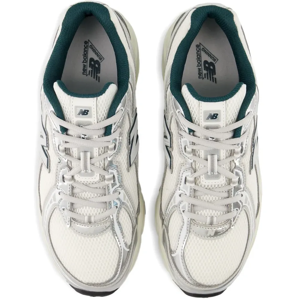 Кроссовки 740 на шнуровке